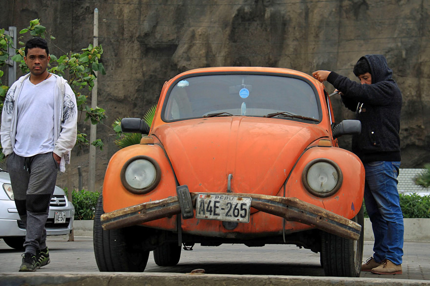 Peru Rundreise - VW Käfer in Lima